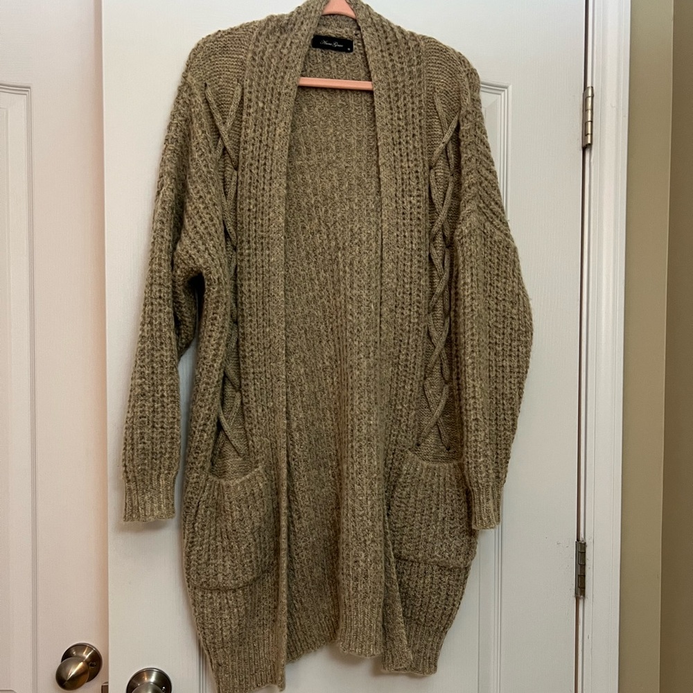 ⭐️NWOT⭐️ WOOL CARDIGAN | Size M/L